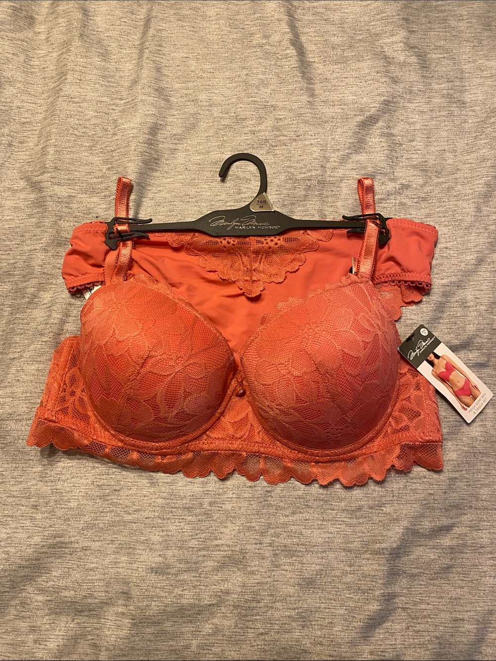 Marilyn Monroe Bra & Panties Set in Coral Pink w/ Lace Size 36B & M NWT